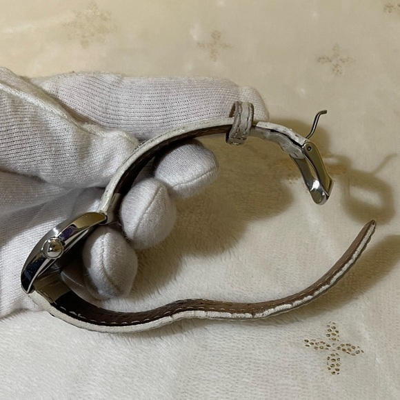 TOUS genuine leather teddy bear watch in white/ silver tone - Picture 8 of 12